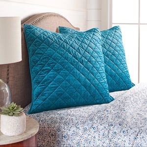 SOLD: BETTER HOMES AND GARDENS Pillow Shams